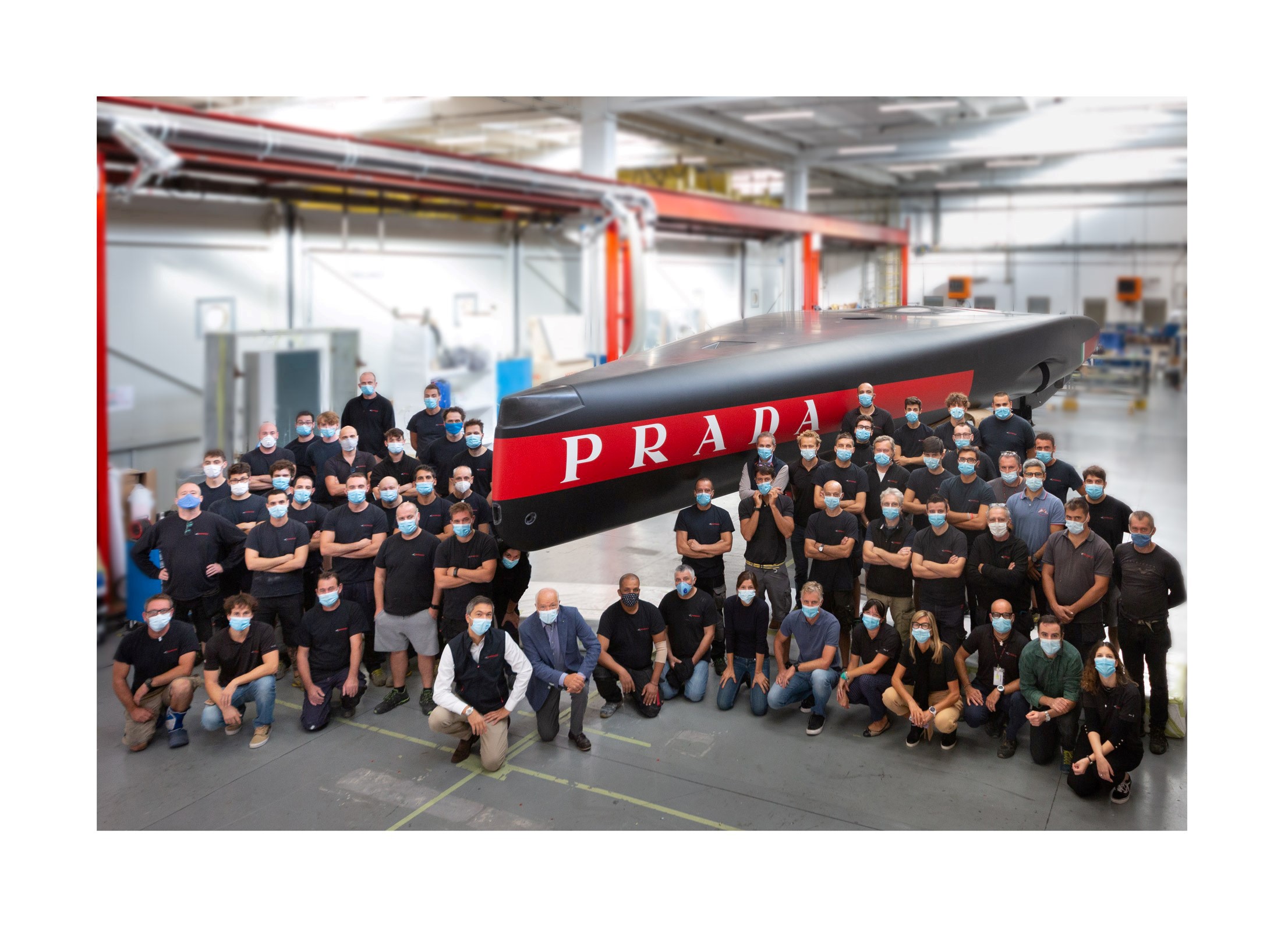 luna rossa a termine lavoro in uscita dal cantiere (ottobre 2020) con tutto il team Persico